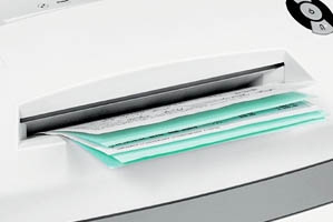 shreds up to 6 sheets of paper per pass